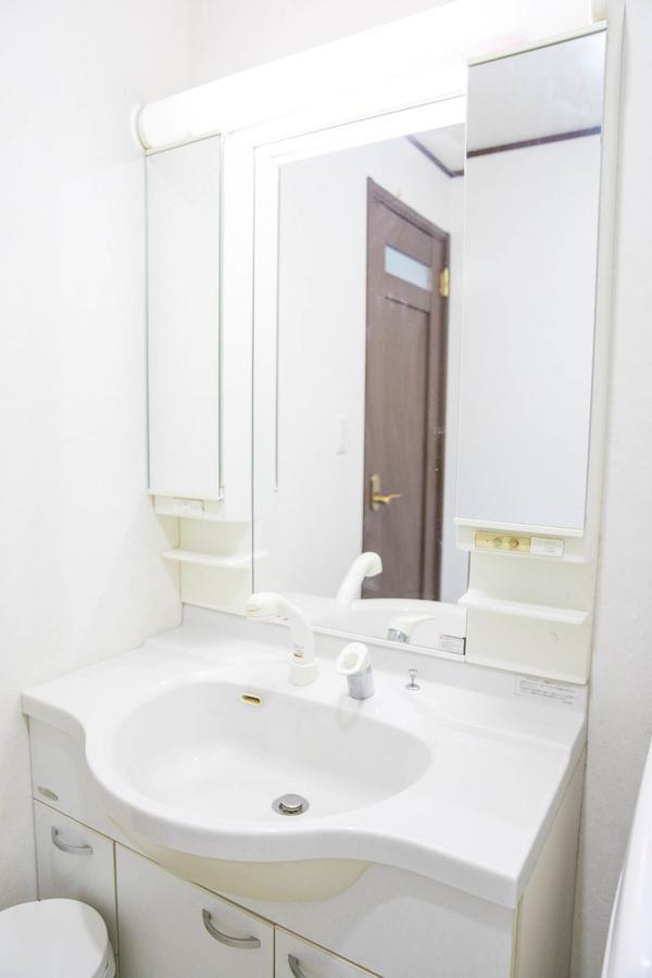 Вилла Tokyo Aoto House Экстерьер фото